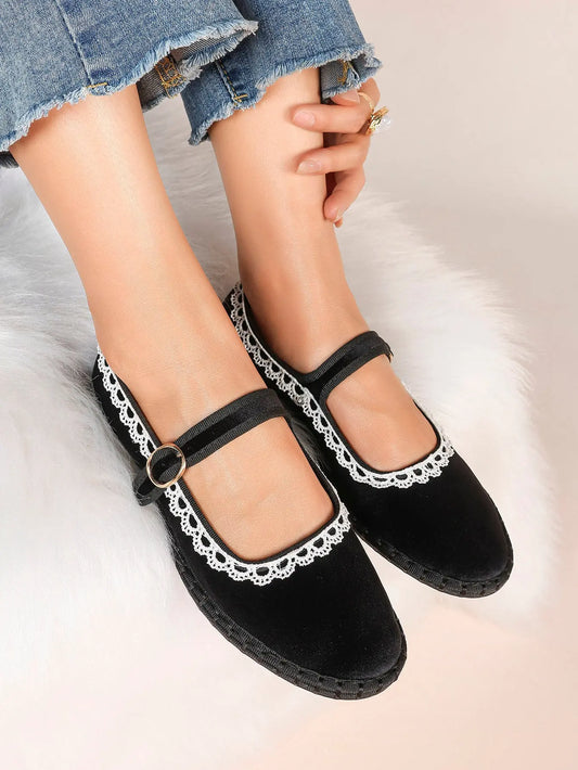 Black Velvet Mary Janes: White Crochet Lace, Gold-Buckle Straps & Avant-Garde Comfort YISHIFAN