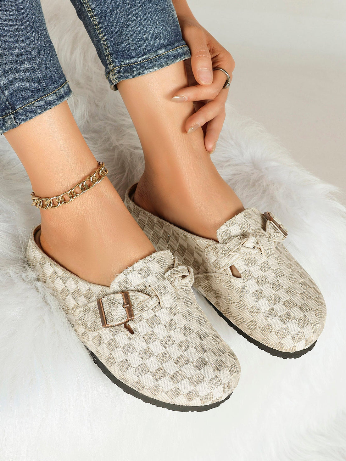 Best Strappy Sandals in 2026: Stylish Women's Slide Sandals Guide YISHIFAN