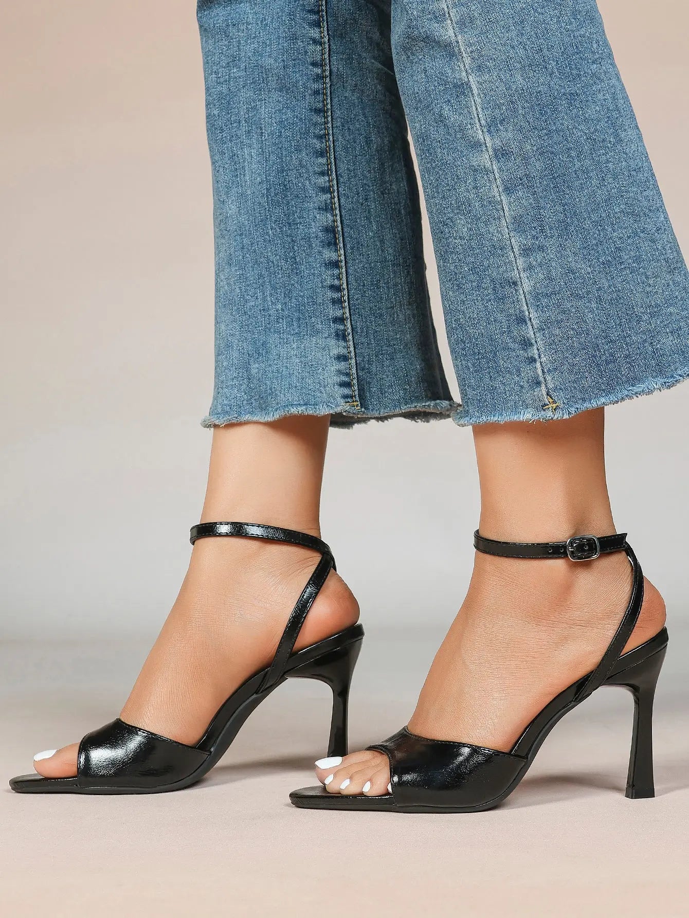 Women's Metallic Gloss Opened Pointed Toe Ankle Strap Stiletto Sandals Avant-Garde Heel for Party Casual YISHIFAN