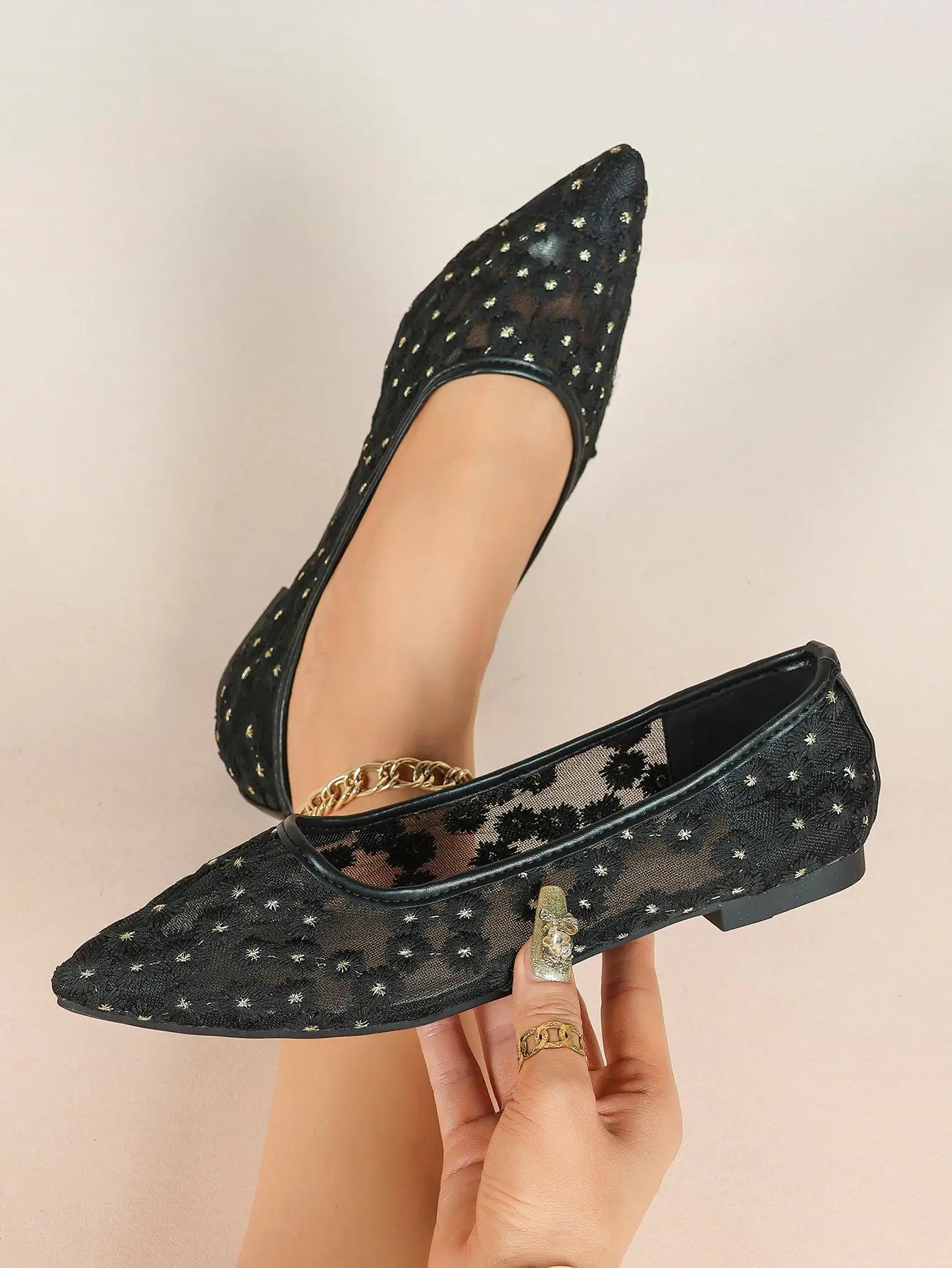 Black Floral Lace & Gold Star Embroidery Mesh Pointed Toe Flats – Women's Night-Sky Ballet Flat YISHIFAN