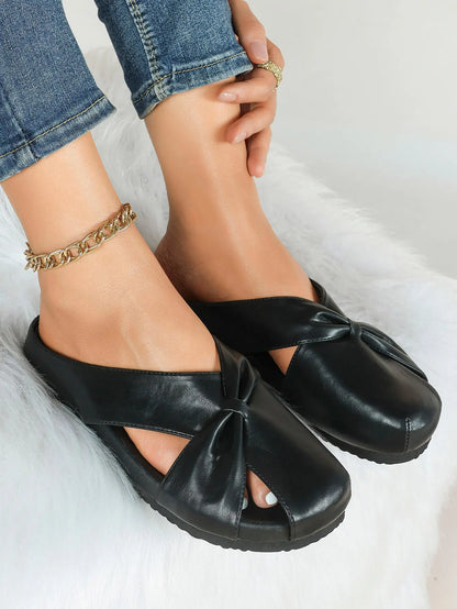 White Crossover Knot Slide Sandals – Women's Open Toe Flat Mule with Cushioned Footbed YISHIFAN