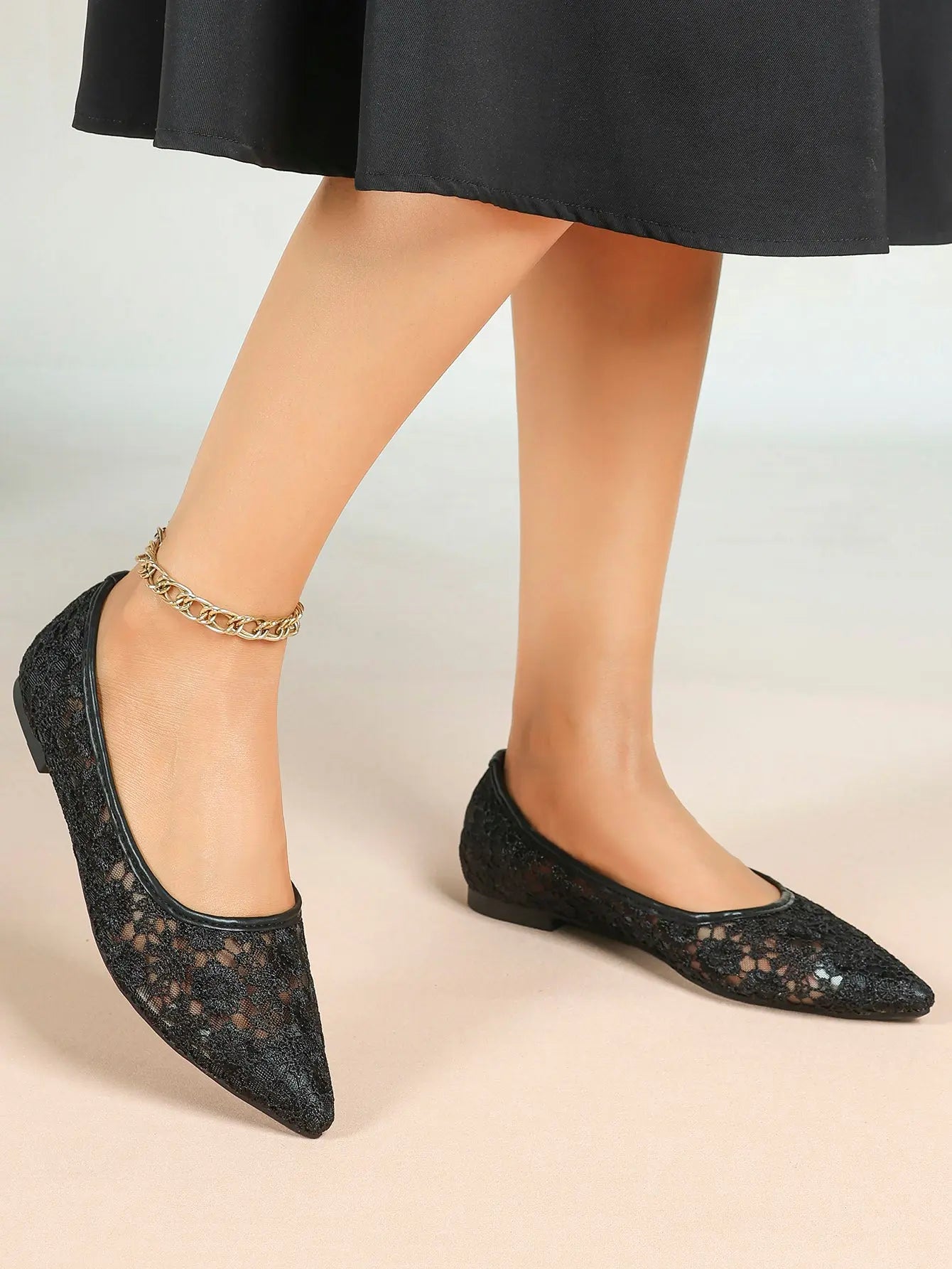 White Daisy Lace Sheer Mesh Pointed Toe Flats – Women's See-Through Bridal Ballet Flat with Caramel Footbed YISHIFAN