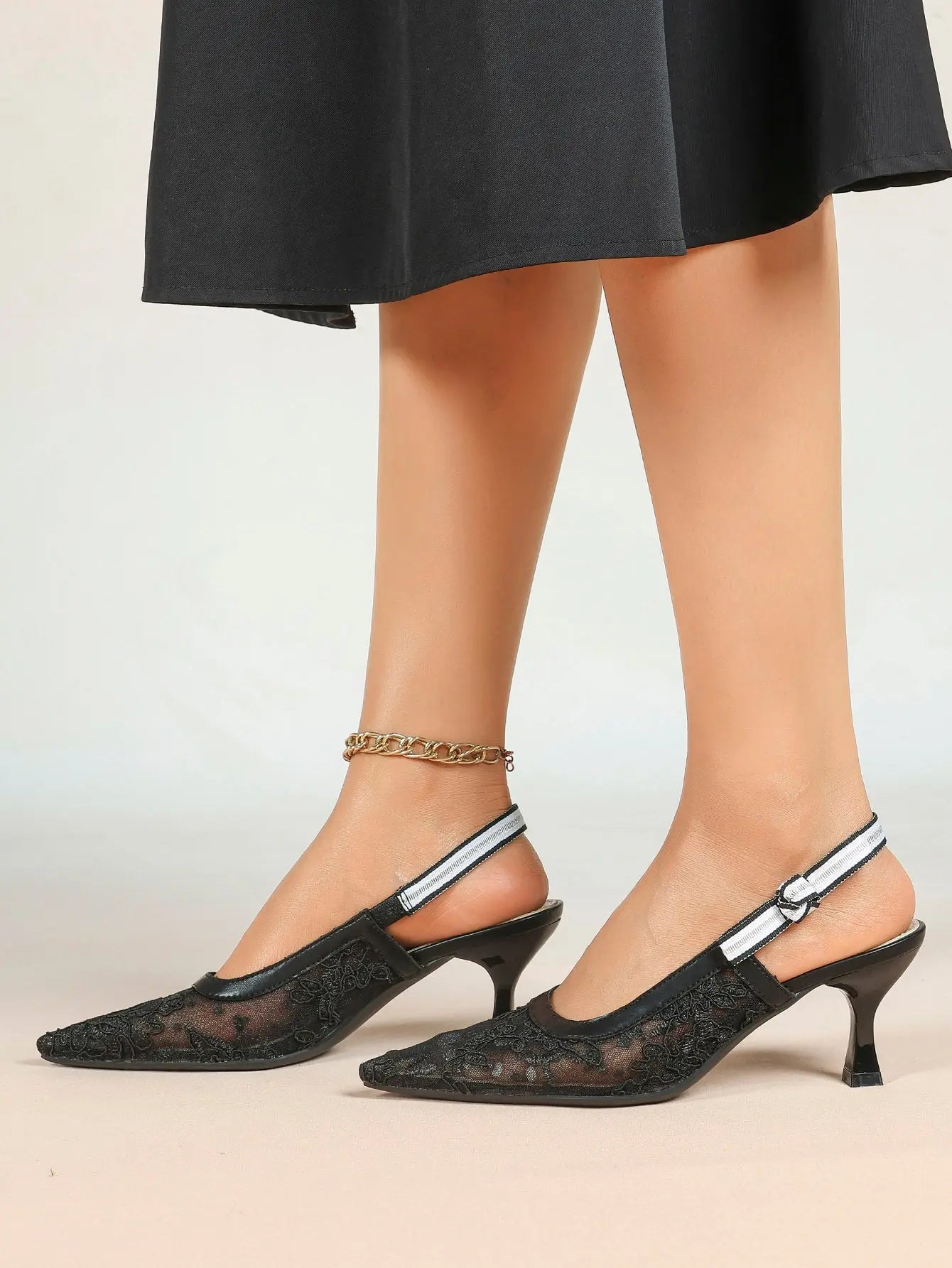 White Floral Embroidery Slingback Kitten Heels – Women's Pointed Toe Goblet Heel YISHIFAN