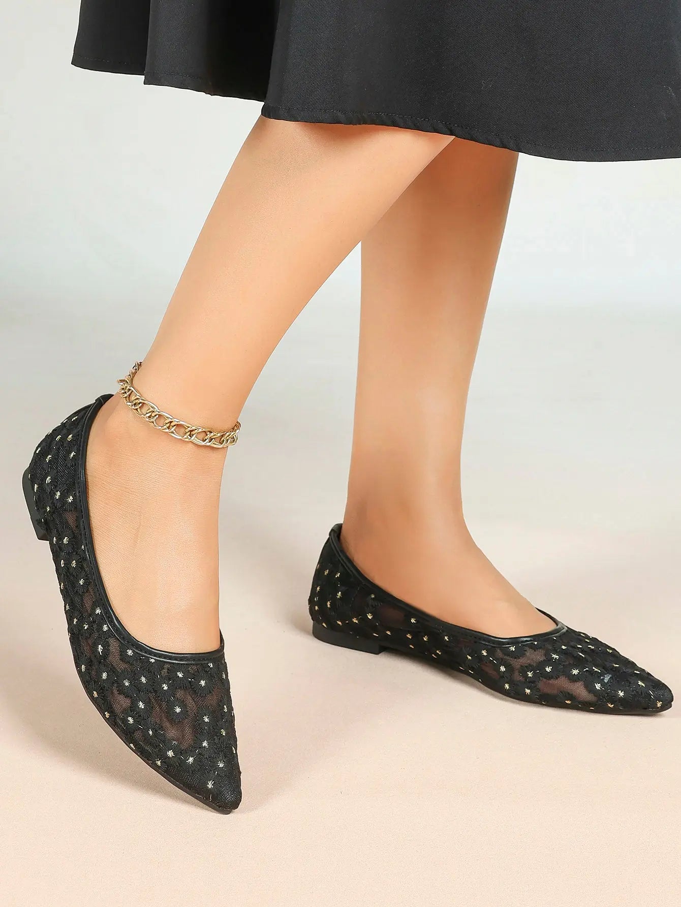 Black Floral Lace & Gold Star Embroidery Mesh Pointed Toe Flats – Women's Night-Sky Ballet Flat YISHIFAN