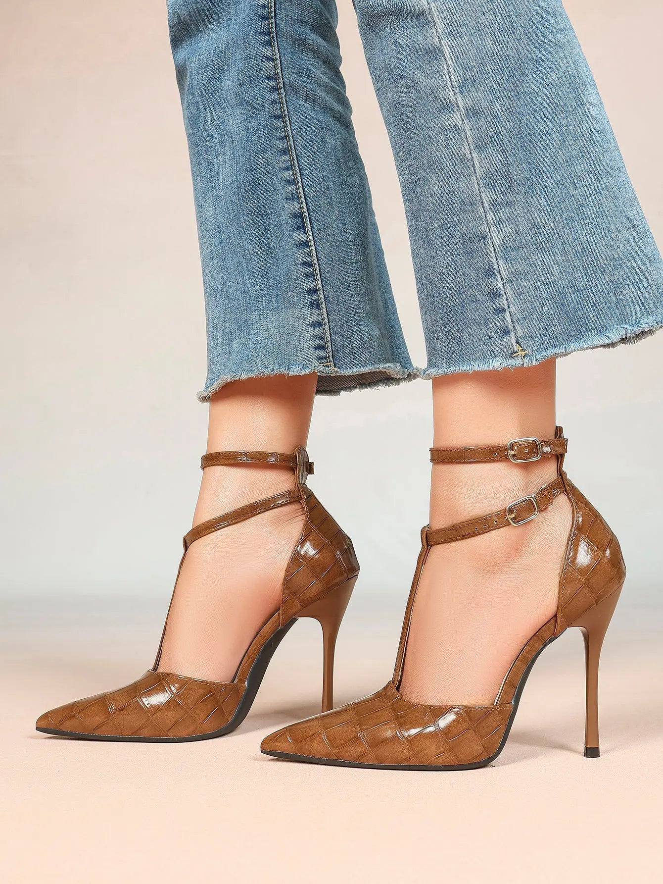 Women's Brown Crocodile-Embossed Stiletto Sandals Leg-Lengthening Heel for Party Dress Shoes YISHIFAN
