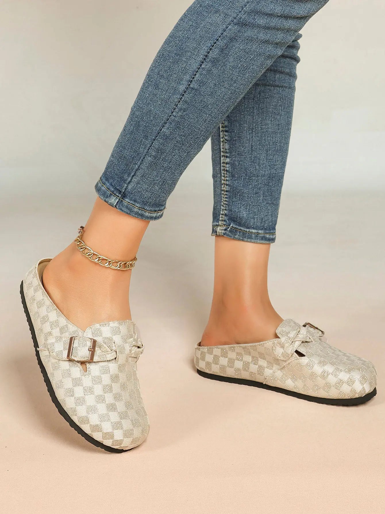 Ivory Checkerboard Jacquard Ruched Buckle Boston Clogs – Women's Platform Closed Toe Mule YISHIFAN