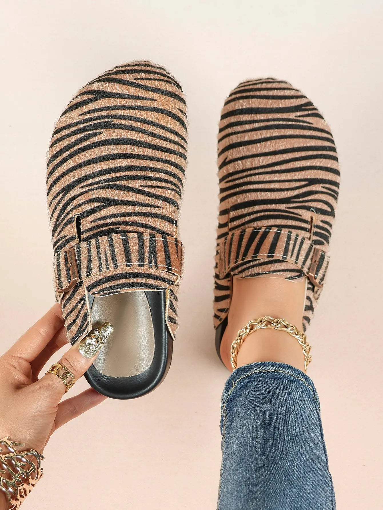 Leopard Print Faux Pony Hair Boston Clogs – Women's Closed Toe Buckle Mule with Soft Footbed YISHIFAN
