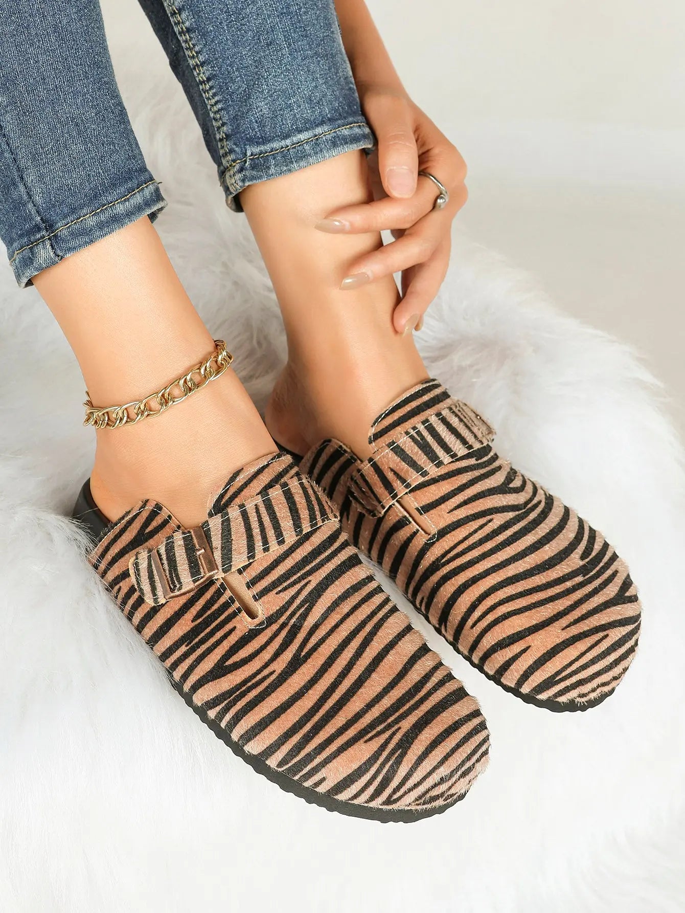 Leopard Print Faux Pony Hair Boston Clogs – Women's Closed Toe Buckle Mule with Soft Footbed YISHIFAN