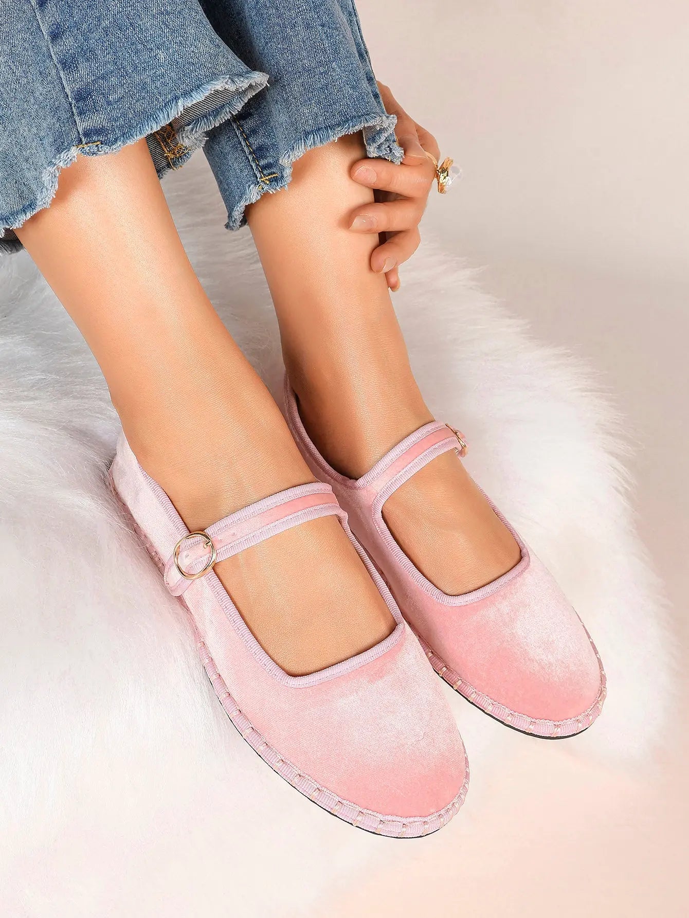 Black-White Grid Mary Jane Flats: Red Accents, Avant-Garde Heel & All-Day Retro Charm YISHIFAN