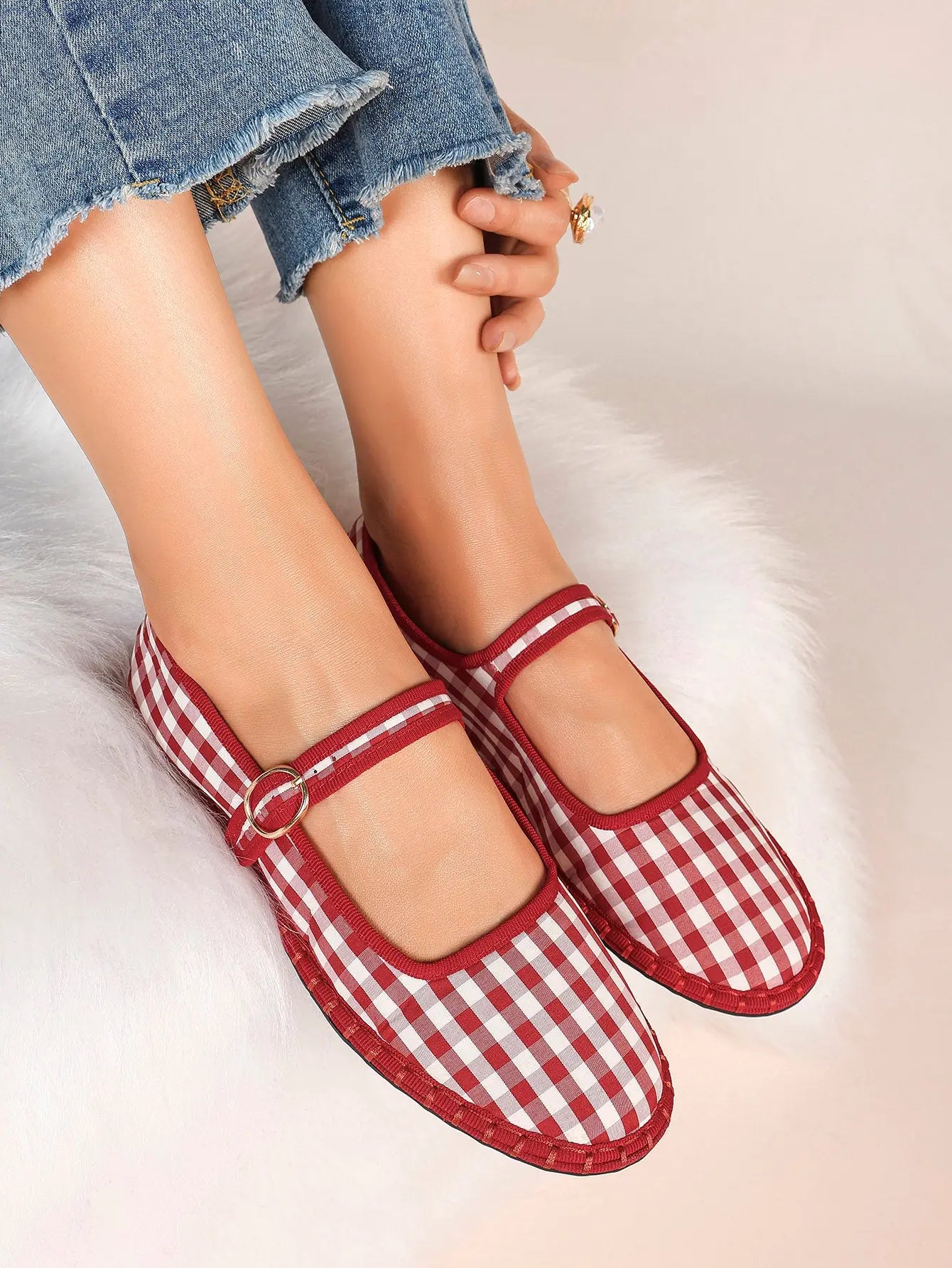 Black-White Grid Mary Jane Flats: Red Accents, Avant-Garde Heel & All-Day Retro Charm YISHIFAN