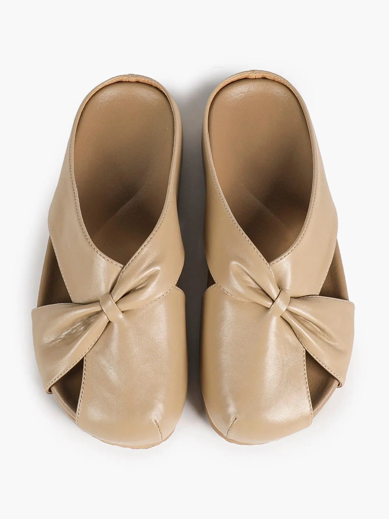 White Crossover Knot Slide Sandals – Women's Open Toe Flat Mule with Cushioned Footbed YISHIFAN