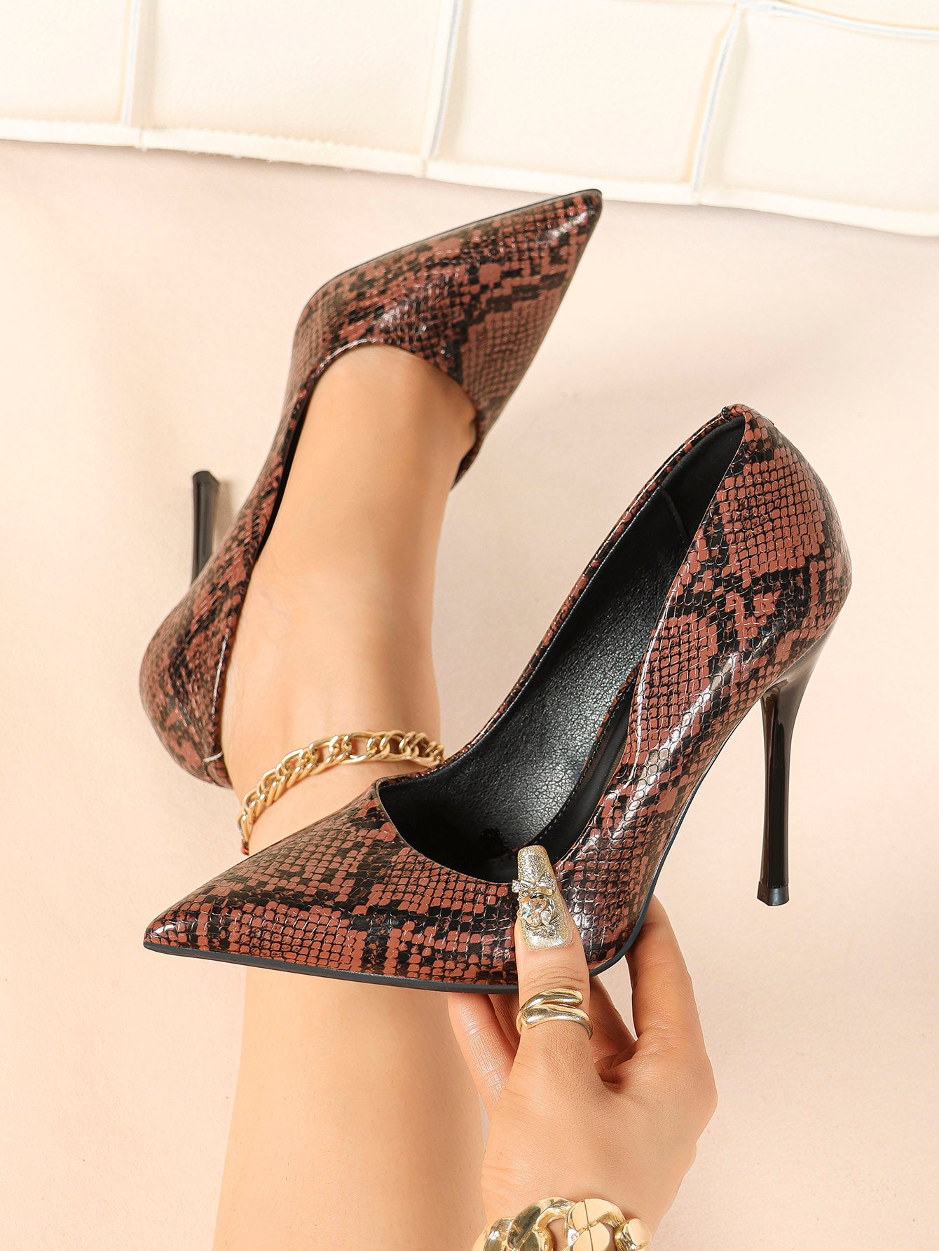 Women's Black White Snake Texture Pointed Toe Pumps Deep V-Cut Stiletto Heels Slip-On Elegant Date Shoes