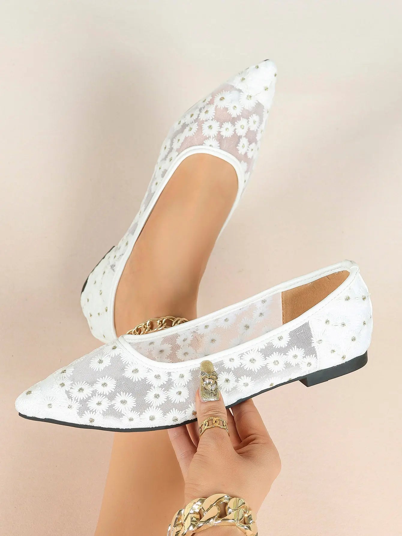 Black Floral Lace & Gold Star Embroidery Mesh Pointed Toe Flats – Women's Night-Sky Ballet Flat YISHIFAN