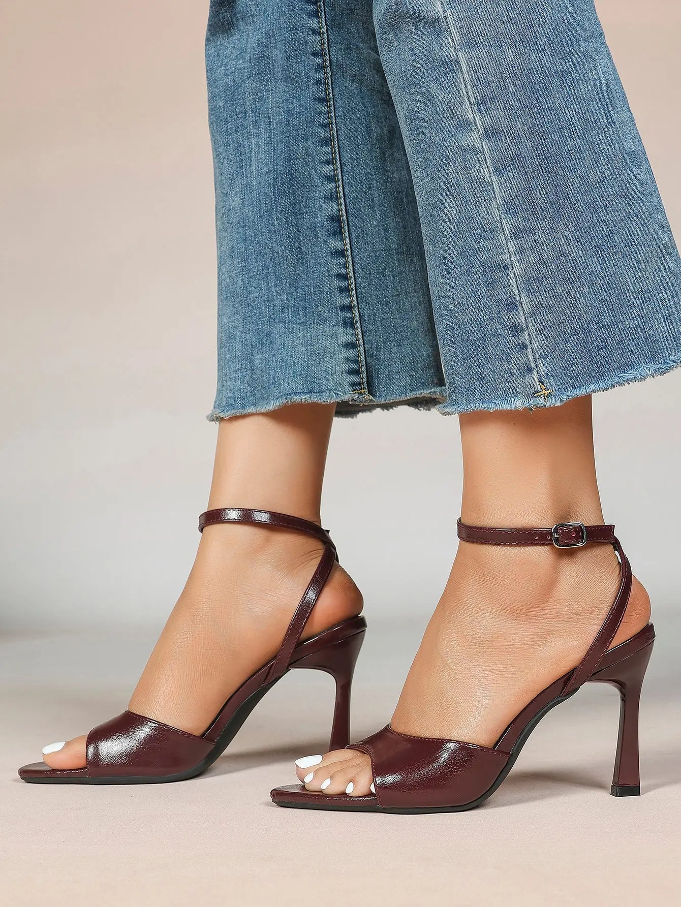 Women's Metallic Gloss Opened Pointed Toe Ankle Strap Stiletto Sandals Avant-Garde Heel for Party Casual YISHIFAN